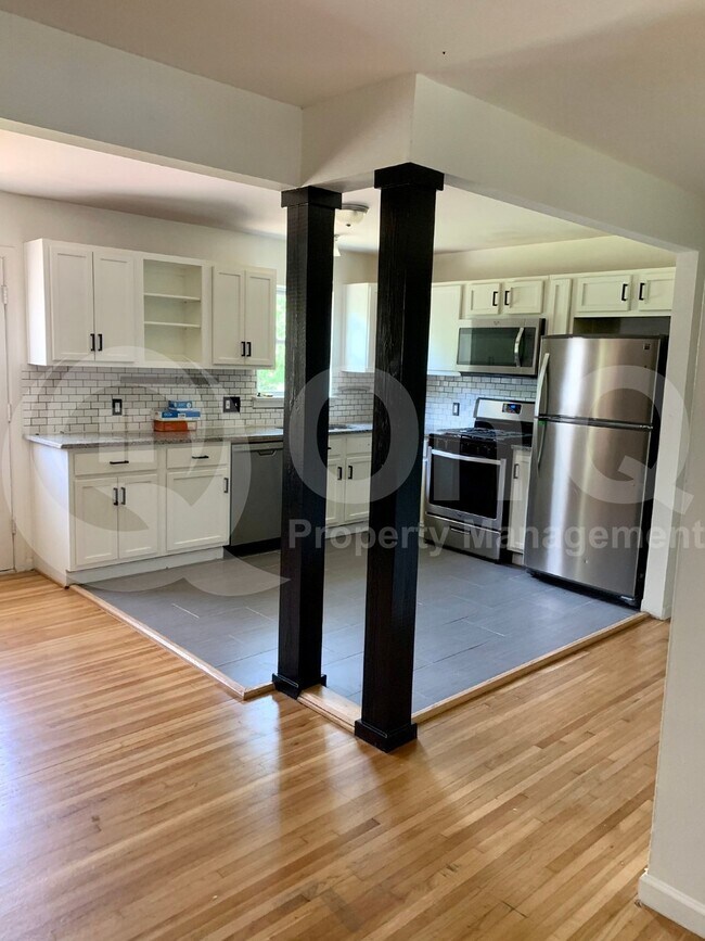 Photo - 2719 Province Ln