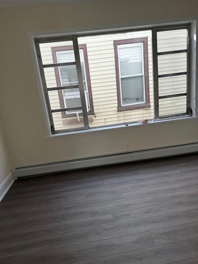 Photo - 547 Avenue A Apartamento Unidad 2