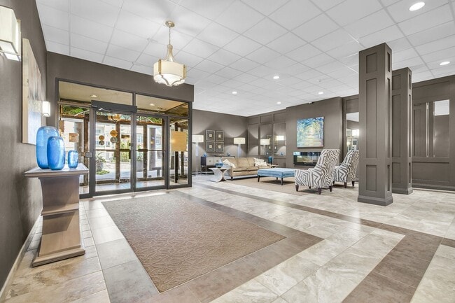 Photo - 549 Ridout St N Unit 604