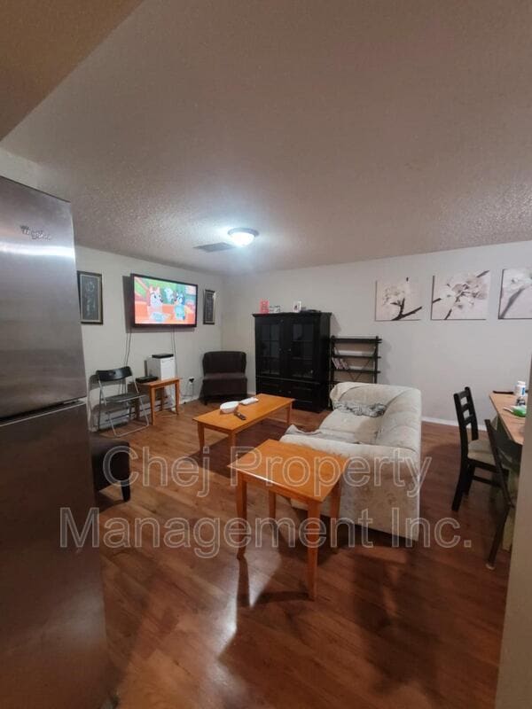 Photo - 14212-14114 114 St NW Unit Lower