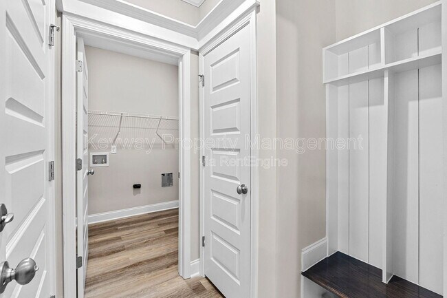 Photo - 2103 Denmark Ave SE