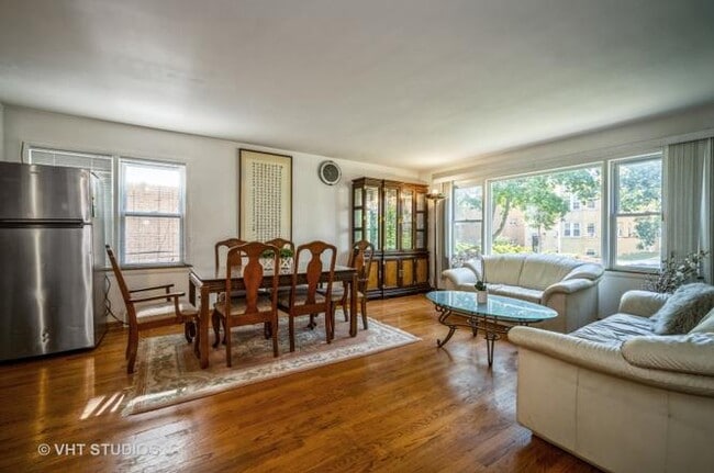 Photo - 4914 Louise St Unit #1