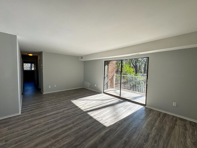 Photo - 1287 Schaub Dr