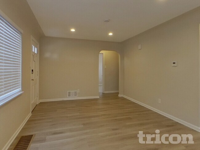 Photo - 1364 Ironton St