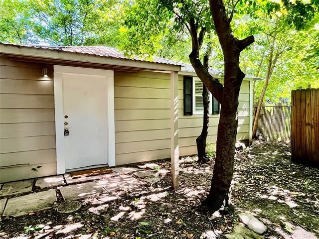 Building Photo - 904 1/2 Denton St Rental