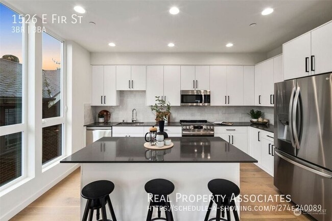 Photo - 1526 E Fir St