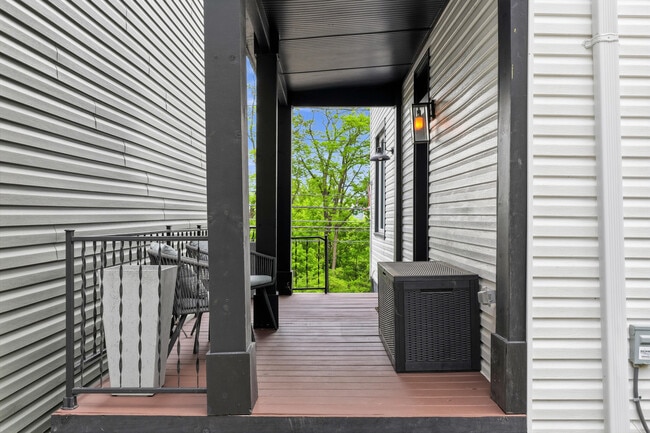 Photo - 1255 W Pike St