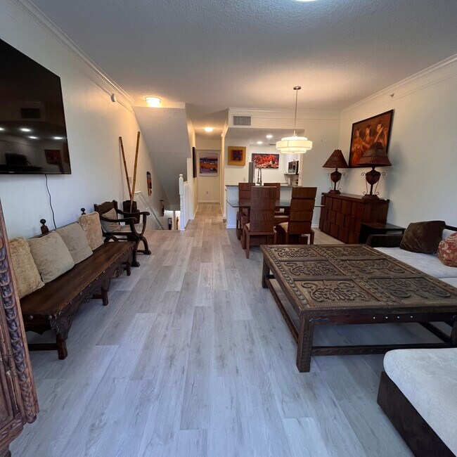 Photo - 2018 Alta Meadows Ln