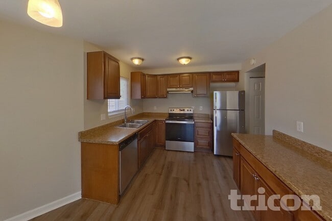 Photo - 4470 Hollyridge Dr