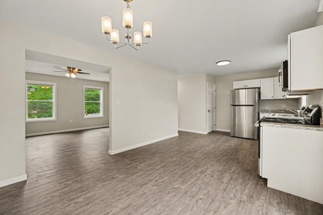 Photo - 24 N 6th St