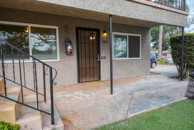 Building Photo - Two Bedroom condo in Pacific Beach