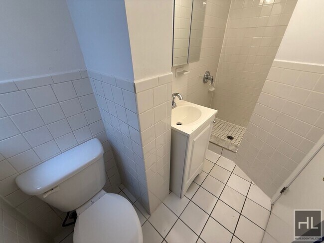 Photo - YORK AVENUE Unit 2D