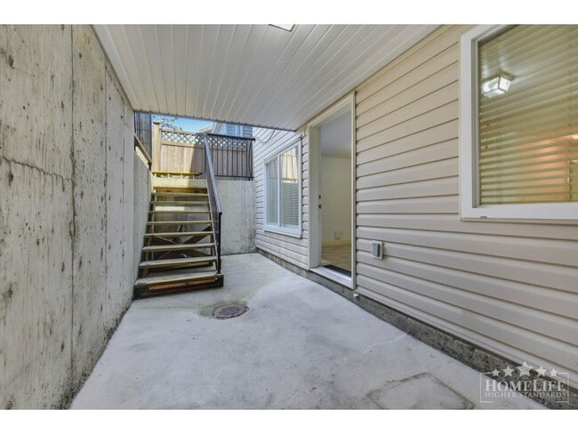 Photo - 6129-6148 148 St