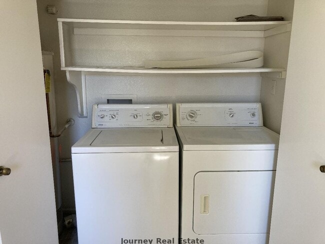 Photo - 3175 Shoshone Dr Unidad 3175 Shoshone Dr  2-E