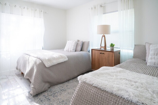 Photo - 1449 Braman Ave