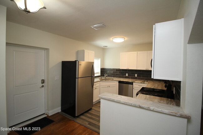 Photo - 1905 Oak St