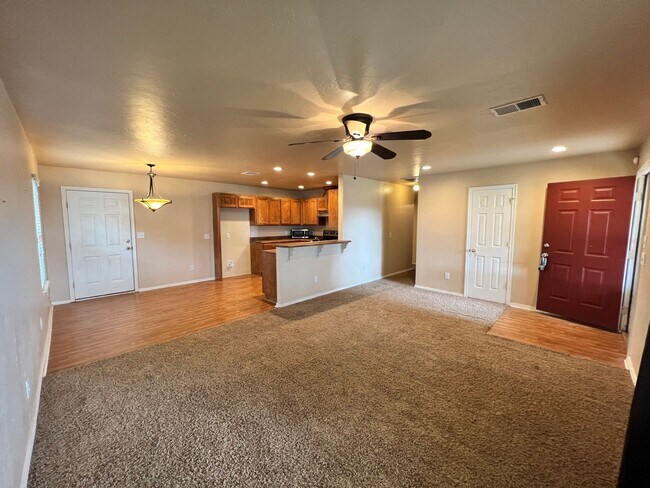 Photo - $500 OFF FIRST MONTHS RENT | Sweet Home in Hope Crossing!