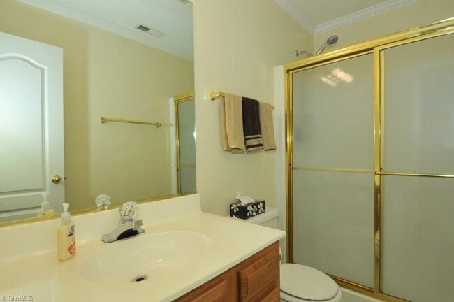 Photo - 128 Troonsway Rd