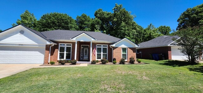 Building Photo - 4 bedroom home in North Columbus