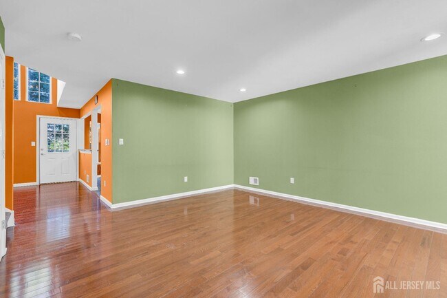 Photo - 356 Hawthorne Rd