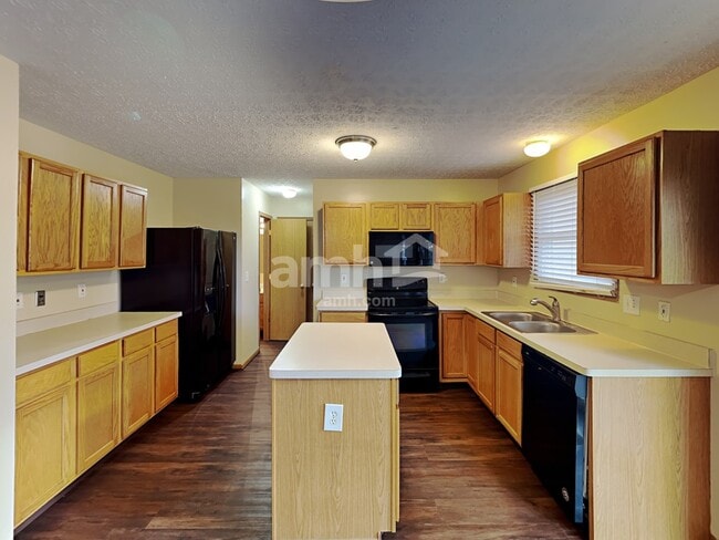 Photo - 1840 Pine Grove Pl