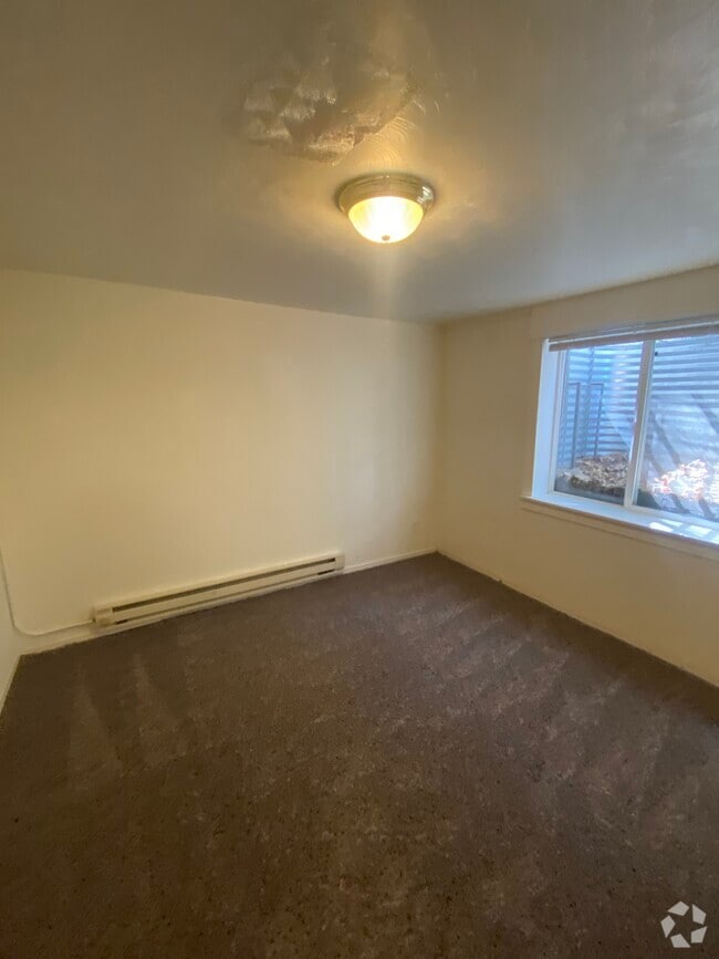 Building Photo - 608 Cowan St Unit 610.5 Rental
