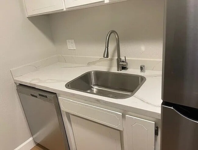 4260 Clayton Rd Unit 28