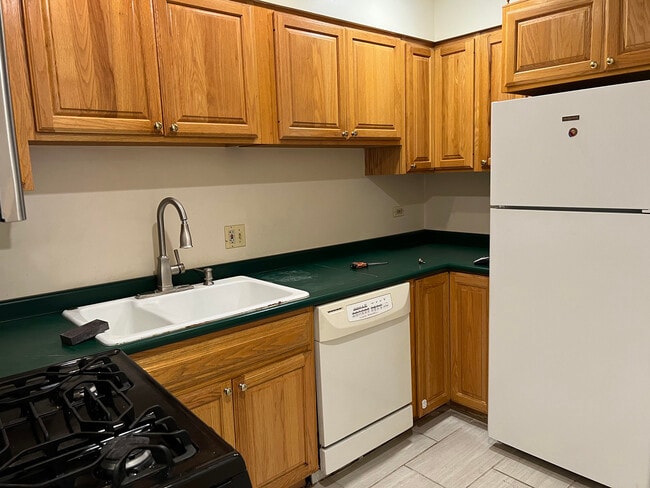 Photo - 3815 S Parnell Ave Unidad 1F