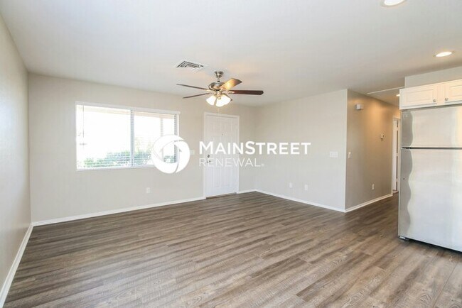 Photo - 3 Bedroom Pet-Friendly Home in Mesa, AZ with Main Street Renewal