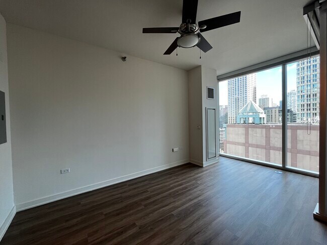 Photo - 66 W Kinzie St