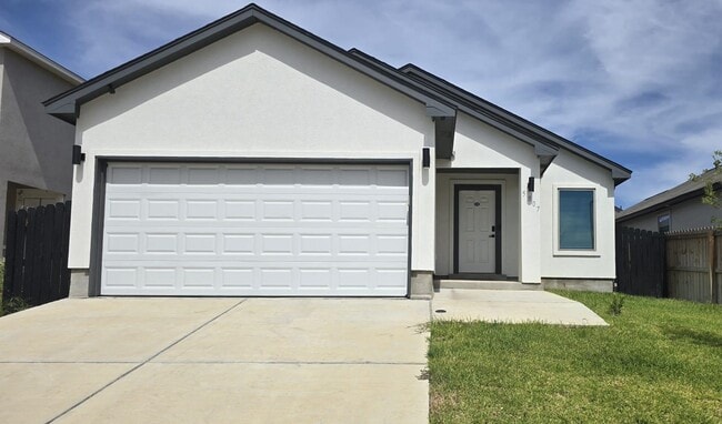 Building Photo - 5807 Seminario Ln Rental