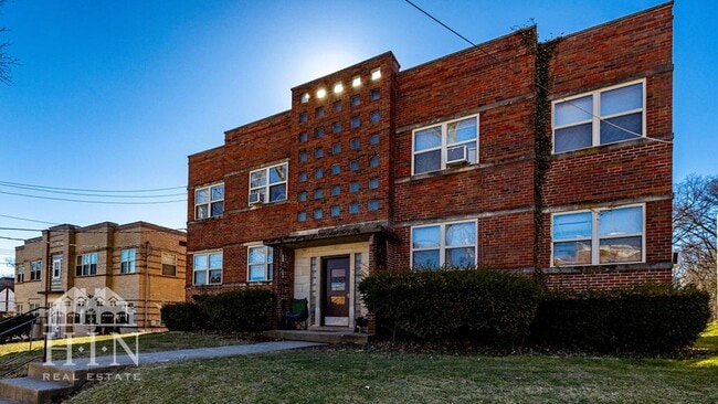Building Photo - 6609 Bantry Ave Unit 2