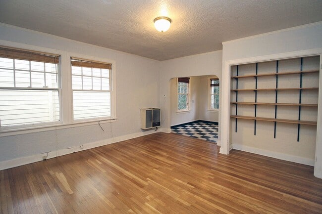 Photo - 2354-2362 SW Cactus Dr Unit 7