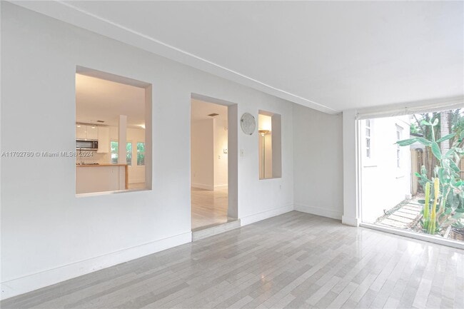 Photo - 8301 NE 2nd Ct