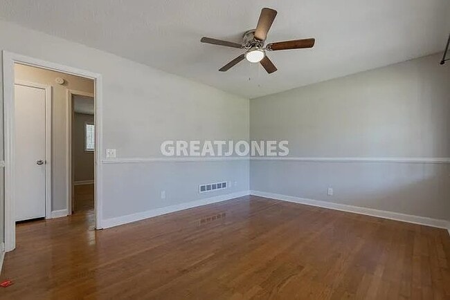 Photo - 817 Delta Dr