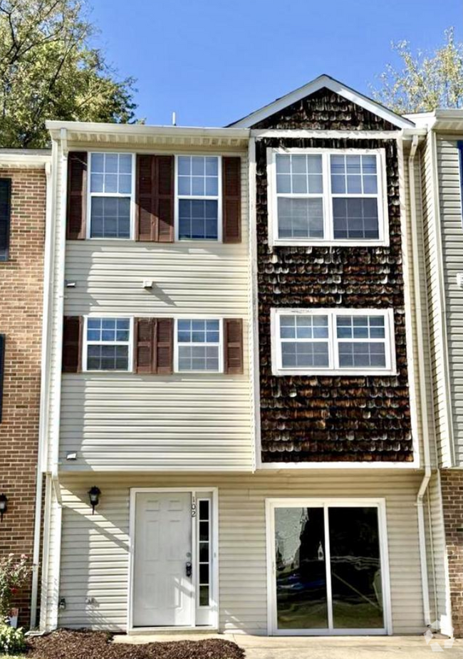 Building Photo - 102 Appalachian Dr Rental