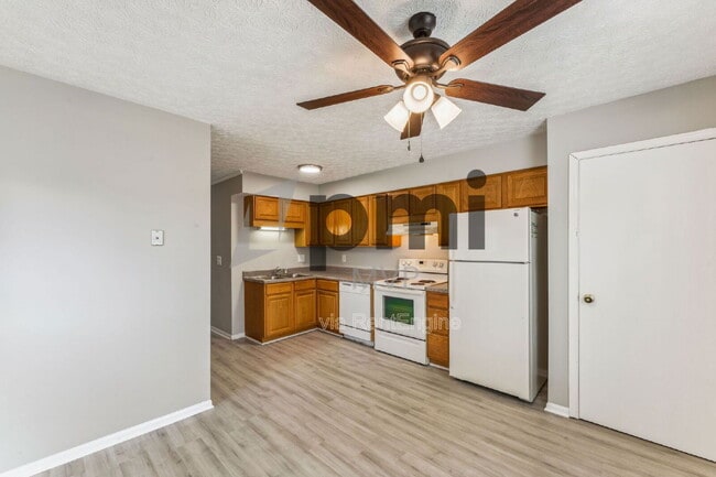 Photo - 3783 Petzinger Rd