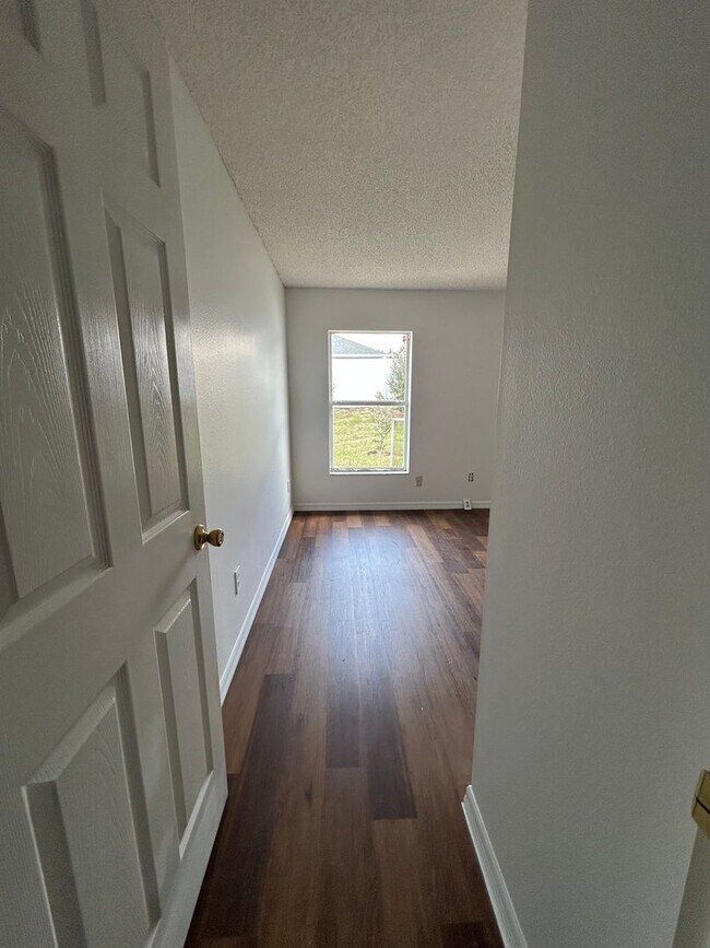 Photo - 136 Grantham Dr