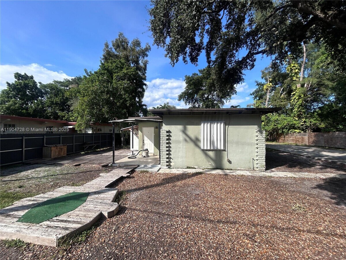 Photo - 1543 NE 144th St Unidad 1