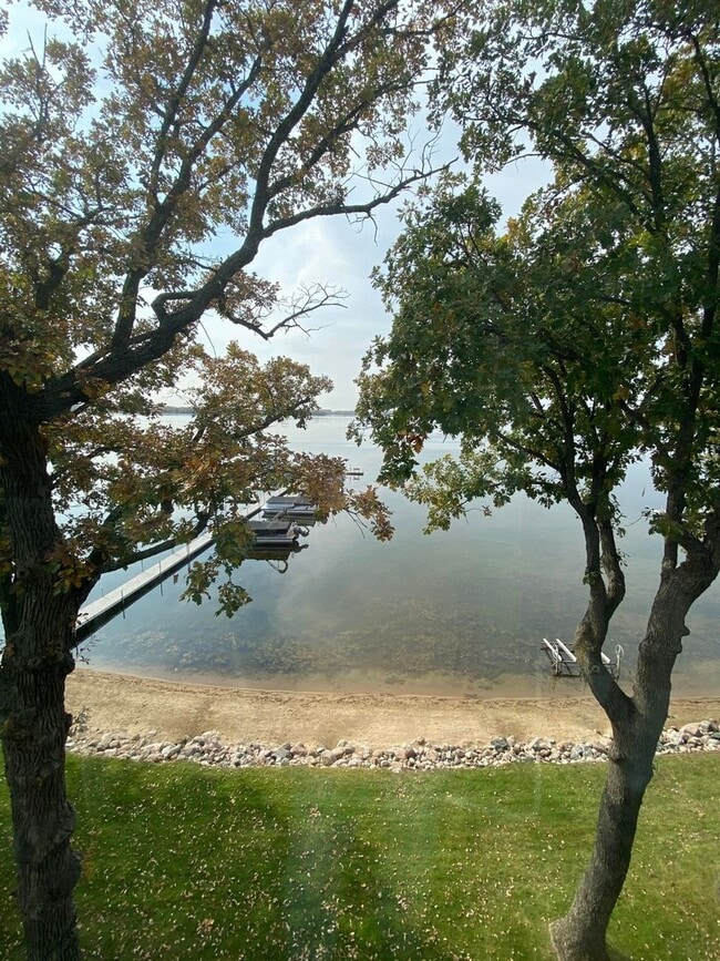 Photo - AVAILABLE October 1 2025 to May 15 2026 only!