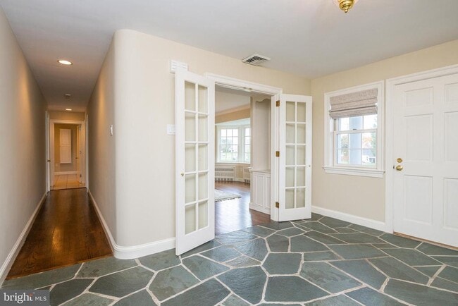 Photo - 558 Brownsville Rd