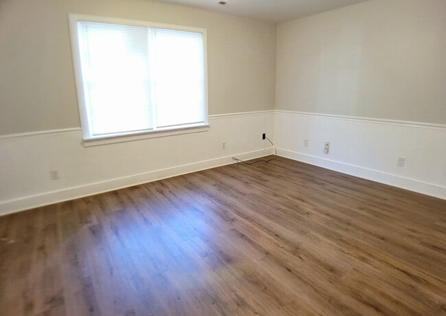 Photo - STOWE107 Unit 107-A