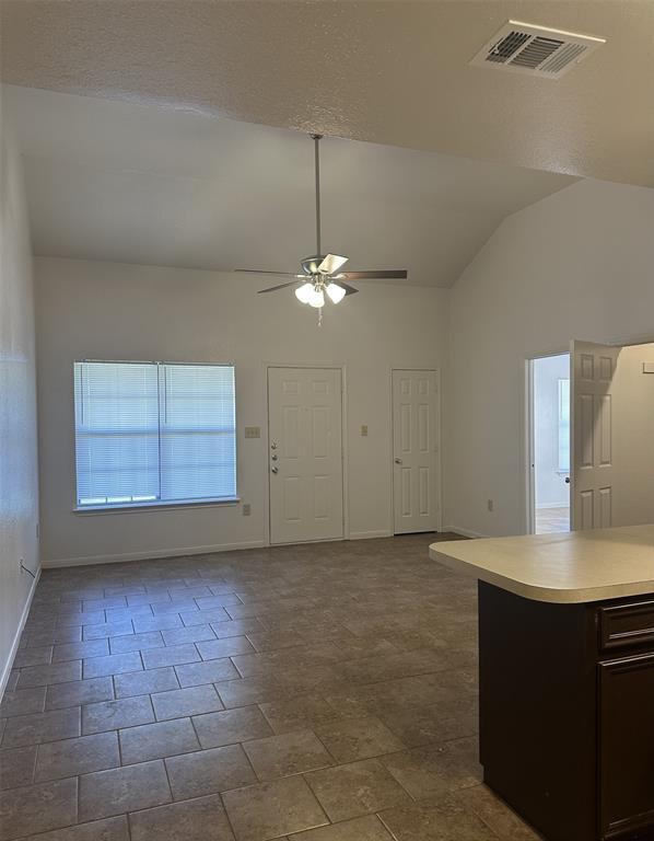 Photo - 709 Willowood