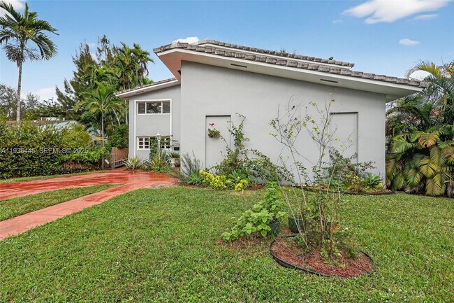 Photo - 135 South Dr