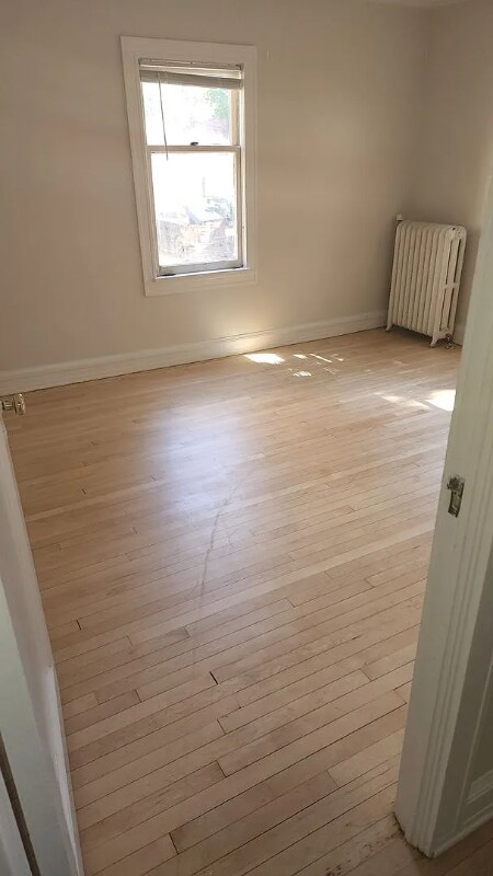 2608 E Newport Ave Unit upper