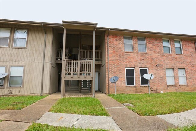 Building Photo - 418 Garland Dr Unit 208 Rental