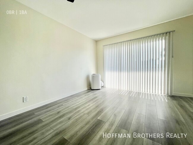 Photo - 254 Normandie Ave Unidad 8