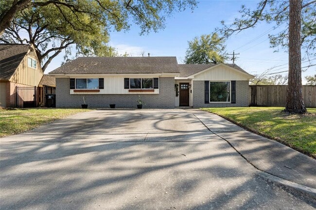 Photo - 9655 Meadowland Dr House