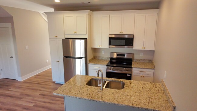 Photo - 233 Pineneedle Rd