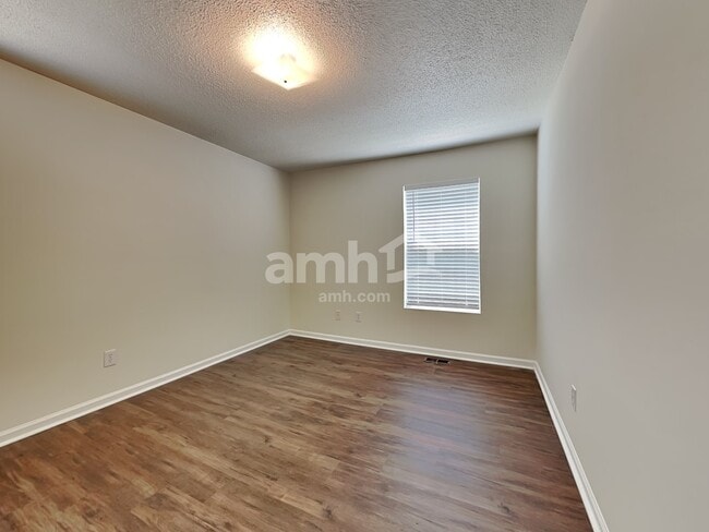 Photo - 221 Dogwood Ave